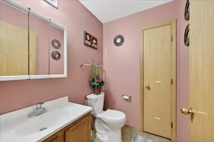 644 Dale St N, Saint Paul, MN 55103 - Photo 9