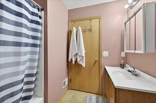 644 Dale St N, Saint Paul, MN 55103 - Photo 15