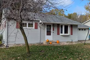 208 McArthur Dr, Albert Lea, MN 56007 - Photo 1
