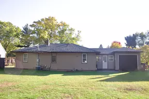 151 Mt Vernon Ave, Maplewood, MN 55117 - Photo 3