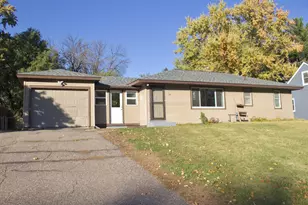 151 Mt Vernon Ave, Maplewood, MN 55117 - Photo 1