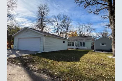 820 Tindolph Avenue S, Thief River Falls, MN 56701 - Photo 5