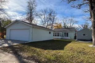 820 Tindolph Ave S, Thief River Falls, MN 56701 - Photo 5