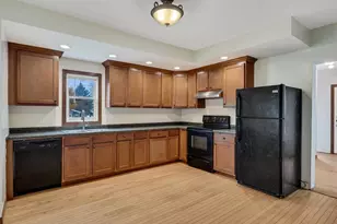 1178 W Broadway St, Winona, MN 55987 - Photo 5