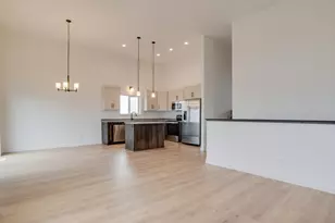 6876 Belding Dr S, Fargo, ND 58104 - Photo 9