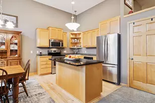 3124 Frontier Dr, Woodbury, MN 55129 - Photo 7