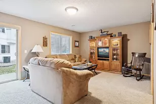 3124 Frontier Dr, Woodbury, MN 55129 - Photo 17