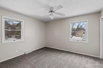 10421 Quebec Avenue S, Bloomington, MN 55438 - Photo 9