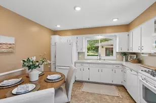 2018 Jade Ln, Eagan, MN 55122 - Photo 13