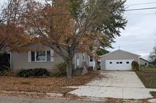 150 Mason Ave, Alden, MN 56009 - Photo 1