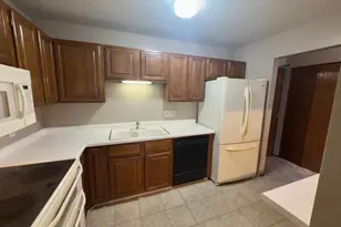 10441 Greenbrier Rd, Minnetonka, MN 55305 - Photo 9