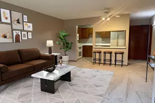 10441 Greenbrier Rd, Minnetonka, MN 55305 - Photo 3