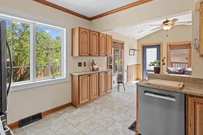 536 Hiawatha Avenue, Mendota Heights, MN 55118 - Photo 11