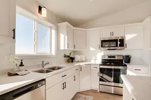 6710 Belding Dr S, Fargo, ND 58104 - Photo 7