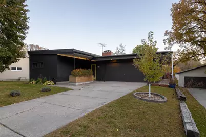 635 W Summit Avenue, Fergus Falls, MN 56537 - Photo 1