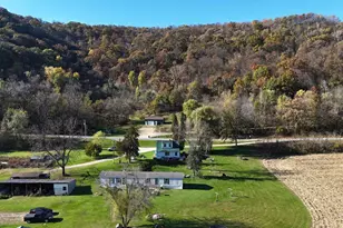 44467 Dakota Valley Dr, New Hartford, MN 55925 - Photo 13