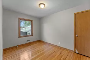 1740 California Ave E, Saint Paul, MN 55106 - Photo 9
