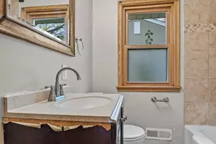 1740 California Ave E, Saint Paul, MN 55106 - Photo 13