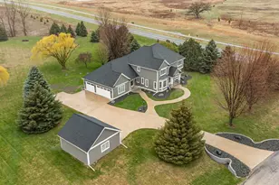 2736 Headland Ct SW, Rochester, MN 55902 - Photo 3