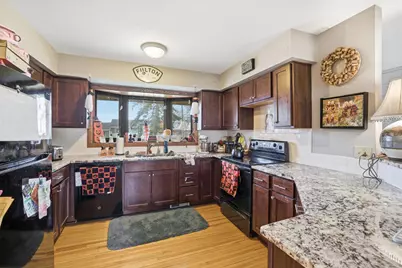 115 Peninsula Road, Medicine Lake, MN 55441 - Photo 27