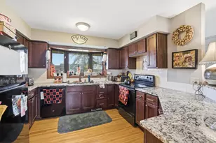 115 Peninsula Rd, Medicine Lake, MN 55441 - Photo 27