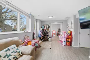 115 Peninsula Rd, Medicine Lake, MN 55441 - Photo 19