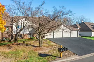 4232 Magnolia Ln N, Plymouth, MN 55441 - Photo 9