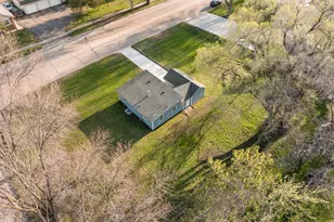 105 E Franklin St, Morristown, MN 55052 - Photo 3