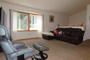 1001 Lincoln Cir, Braham, MN 55006 - Photo 11