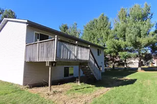 1001 Lincoln Cir, Braham, MN 55006 - Photo 9