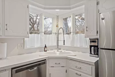 6019 Cherrywood Road, Mound, MN 55364 - Photo 9