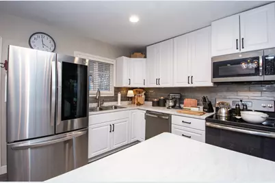 521 37th Avenue S, Moorhead, MN 56560 - Photo 9