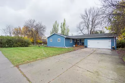 521 37th Avenue S, Moorhead, MN 56560 - Photo 3