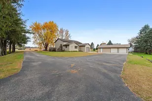 425 W Franklin St, Morristown, MN 55052 - Photo 3