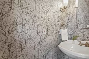 1724 Summit Ave, Minneapolis, MN 55403 - Photo 19