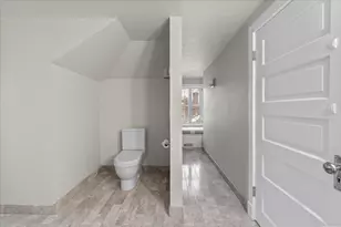 1724 Summit Ave, Minneapolis, MN 55403 - Photo 39