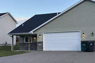 421 E Cheyenne St, Roberts, WI 54023 - Photo 1