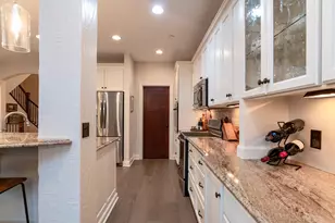 1957 Oak St, Mendota Heights, MN 55118 - Photo 9