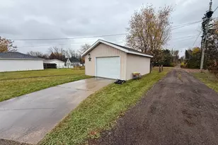 3725 Mayfair Ave, Hibbing, MN 55746 - Photo 7