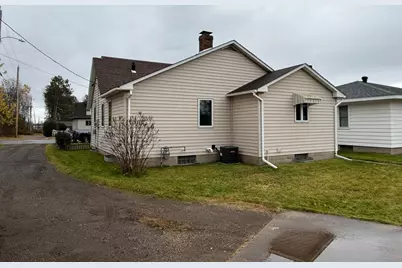 3725 Mayfair Avenue, Hibbing, MN 55746 - Photo 47