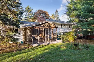 18065 Berry Ln, Deephaven, MN 55391 - Photo 7