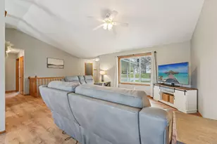 665 Flora Square, Prescott, WI 54021 - Photo 9