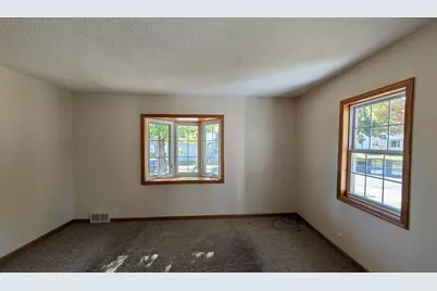 1002 N 6th Street, Montevideo, MN 56265 - Photo 5