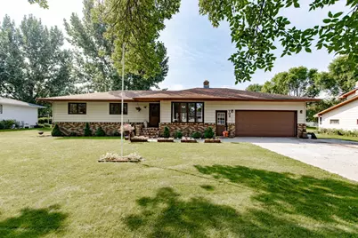 702 7th Avenue SE, Barnesville, MN 56514 - Photo 1