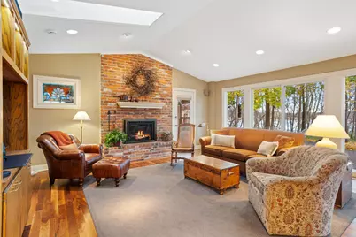 8747 Bentwood Drive, Eden Prairie, MN 55344 - Photo 5