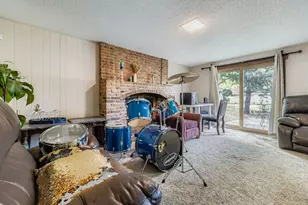 8009 Douglas Dr N, Brooklyn Park, MN 55443 - Photo 23