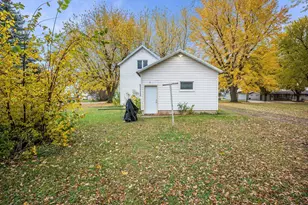 602 Kenzie St, Sherburn, MN 56171 - Photo 29