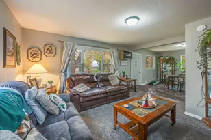 602 Kenzie St, Sherburn, MN 56171 - Photo 5