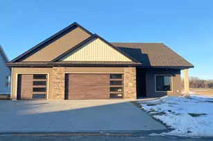 102 Fairway St., Zumbrota, MN 55992 - Photo 3