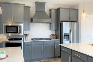 1634 Oak Crk Dr, Chaska, MN 55318 - Photo 7